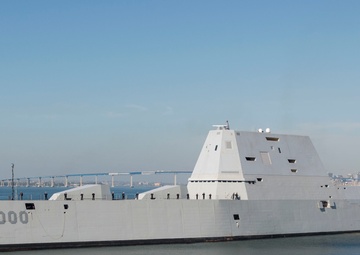 USS Zumwalt (DDG 1000) arrives at its new homeport in San Diego