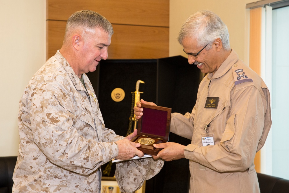 ACMC Visits CENTCOM