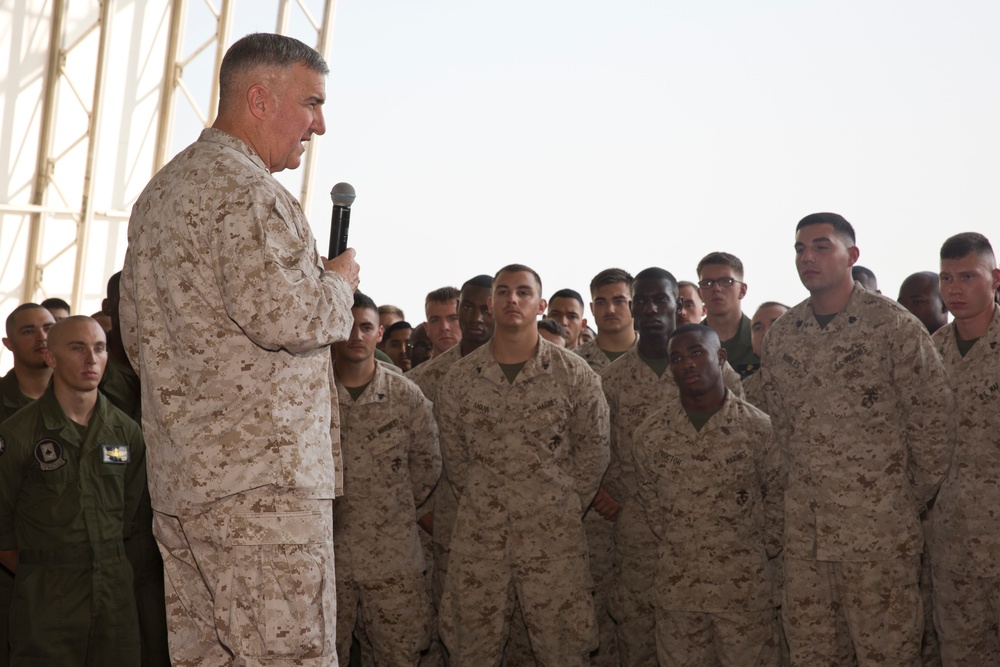 ACMC Visits CENTCOM