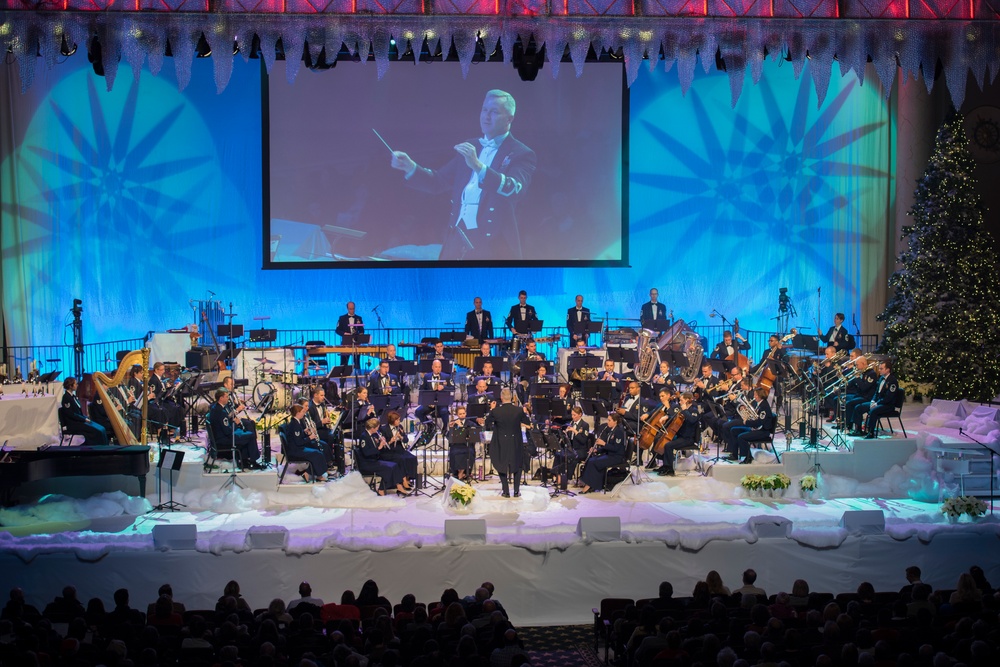 USAF Band rocks Halls with Carols