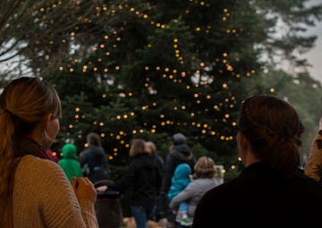 450th IS gives back to community