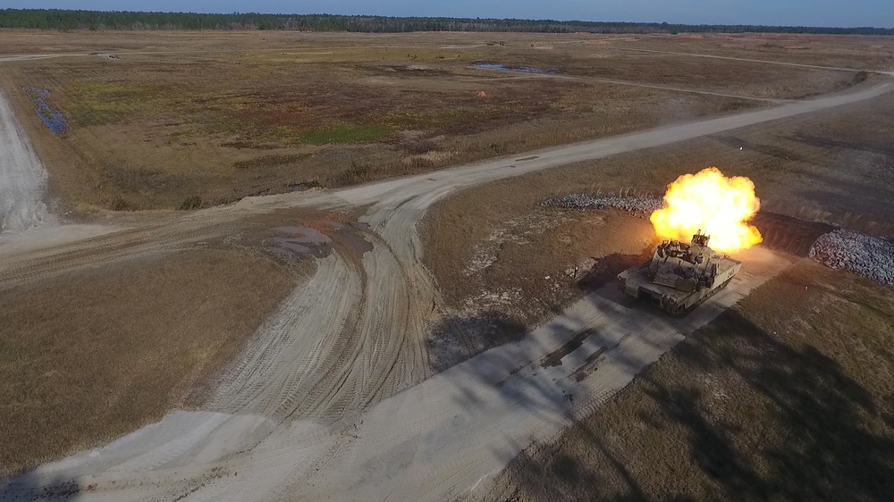 M1A2 Abrams Main Battle Tank Firing M1A2 Abrams Main Battle Tank Firing