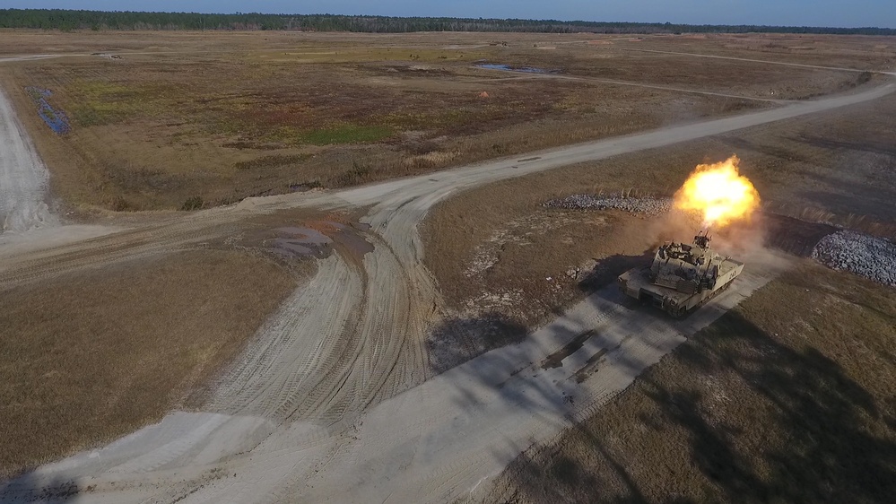 M1A2 Abrams Main Battle Tank Firing M1A2 Abrams Main Battle Tank Firing