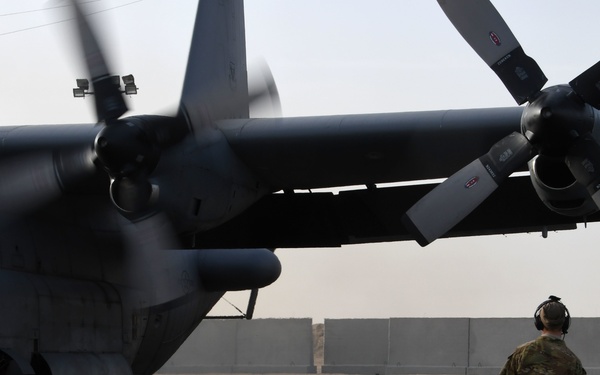 If they can’t talk, they can’t fight: Compass Call targets Da’esh through electronic attack