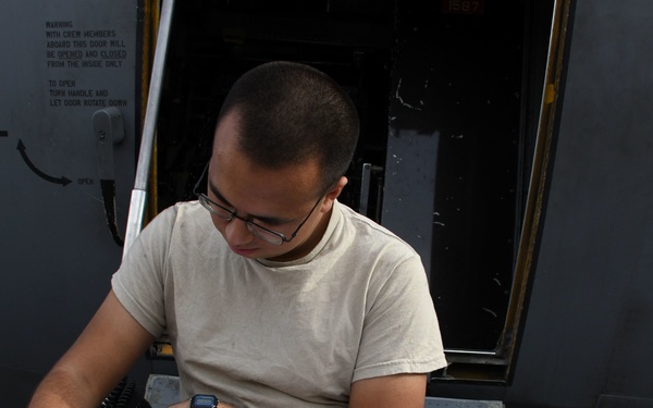 If they can’t talk, they can’t fight: Compass Call targets Da’esh through electronic attack