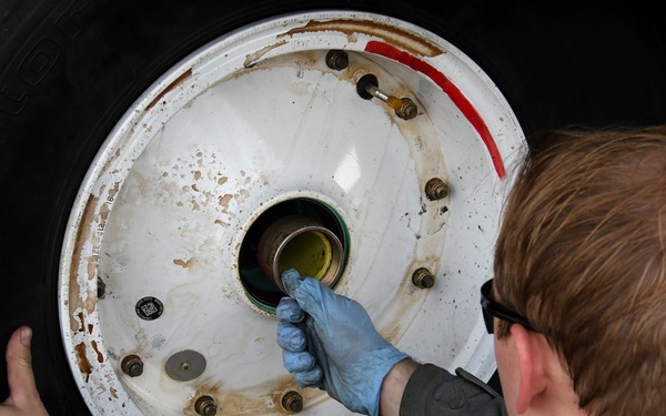 If they can’t talk, they can’t fight: Compass Call targets Da’esh through electronic attack