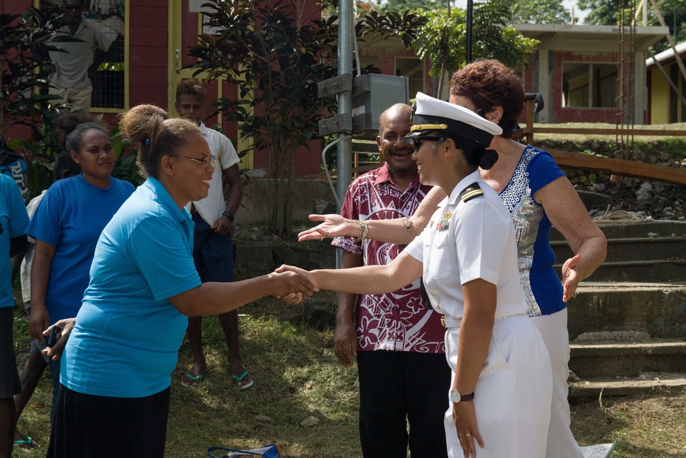 USS Sampson sailors visit local school.