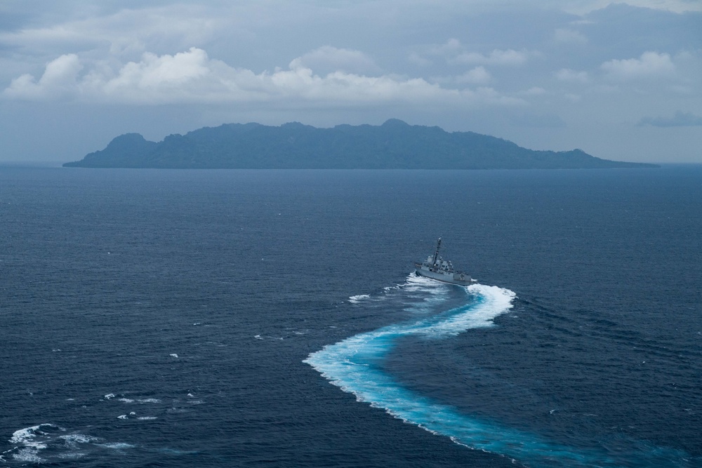 USS Sampson Performs &quot;S&quot; Turns Near Guadalcanal