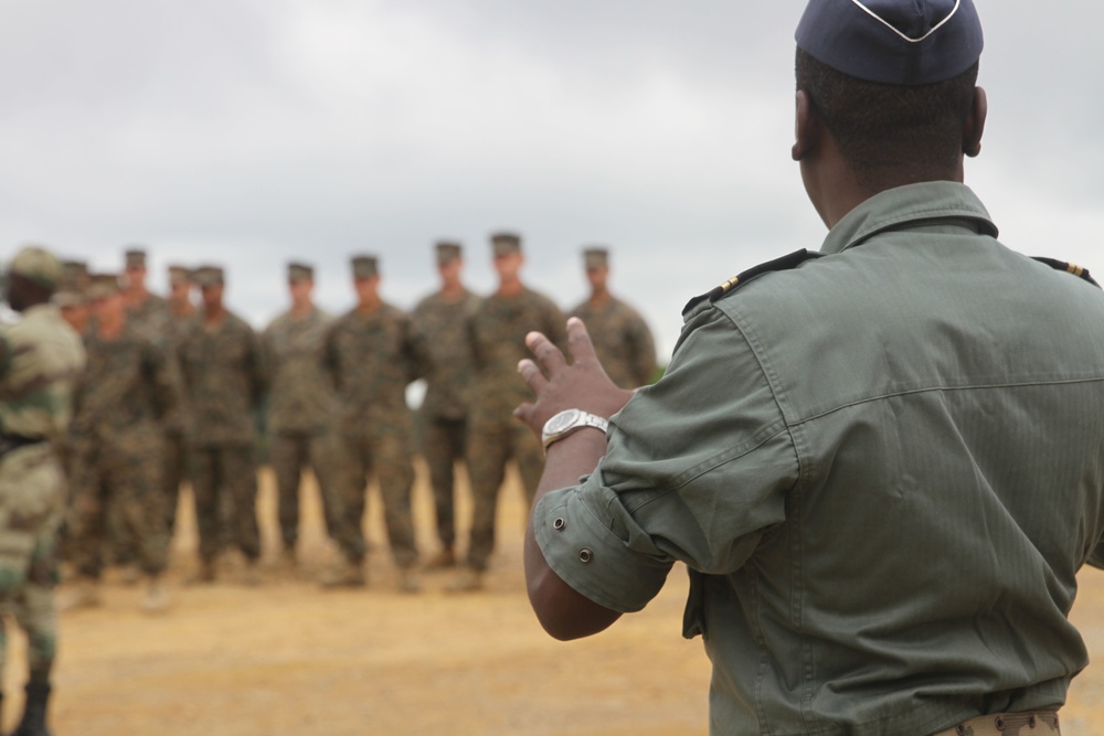 Training together to counter illicit trafficking in Gabon