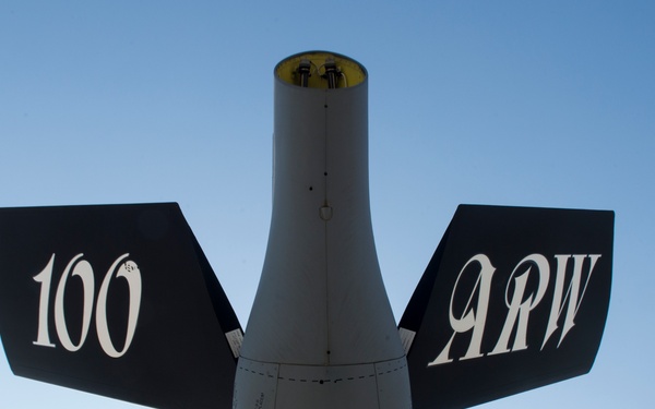 100 Air Refuling Wing Tail Art