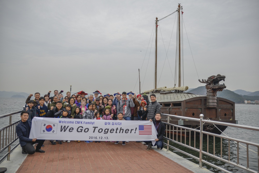 US Navy Korea Families Experience Korean History During ROK Navy Hosted Tour