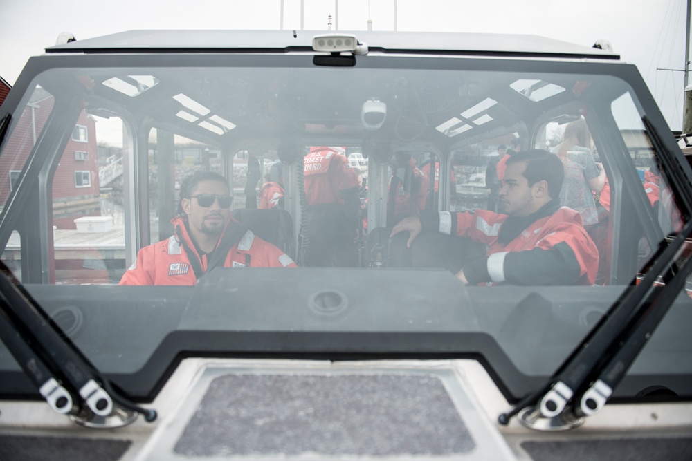 WWE superstars visit Coast Guard Station Washington