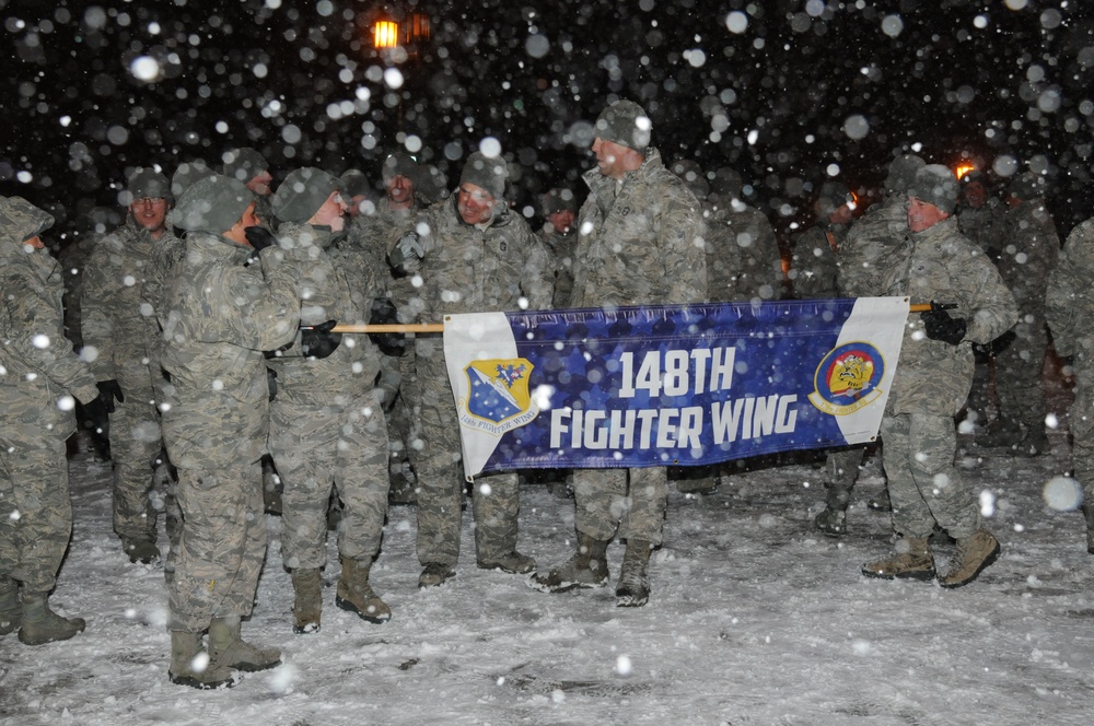 148th Fighter Wing participates in the Christmas City of the North Parade