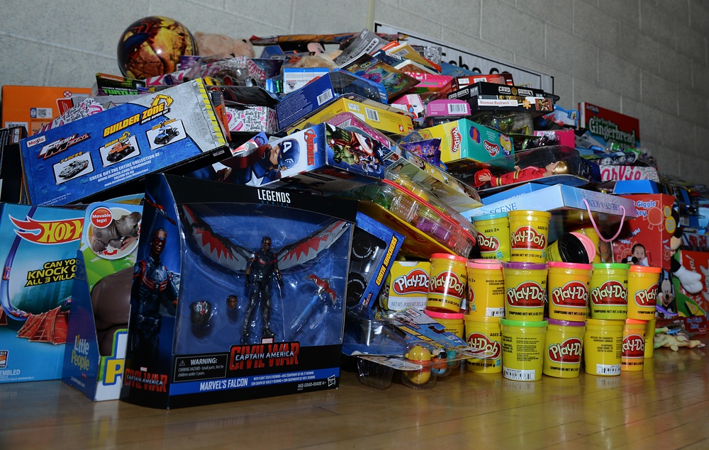 Toys for Tots brings in holiday cheer