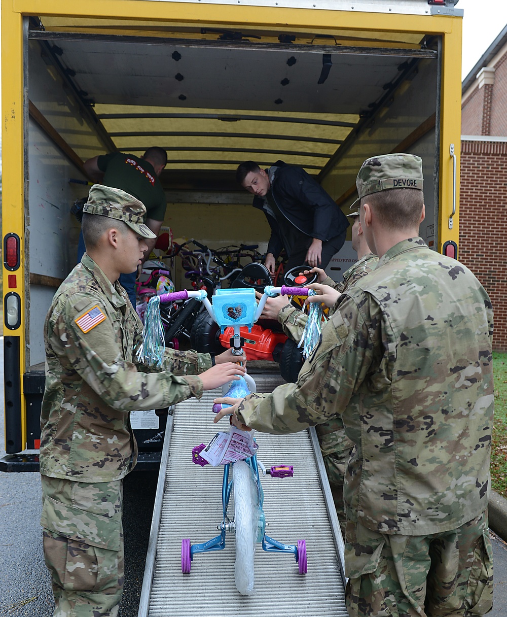 Toys for Tots brings in holiday cheer