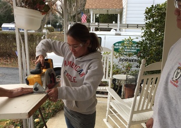 Soldiers ‘Pay it forward’ with Team Building Exercise