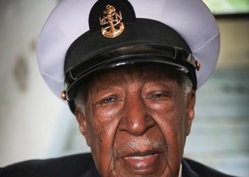 WWII Veteran Returns to KBay