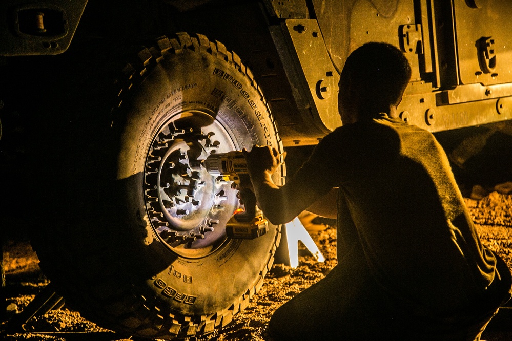 11th Marine Expeditionary Unit - CLB-11 Conducts Vehicle Repairs