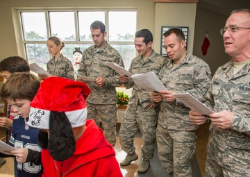 Airmen and fourth graders bring holidays to veterans