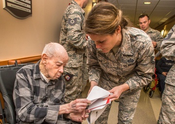 Airmen and fourth graders bring holidays to veterans