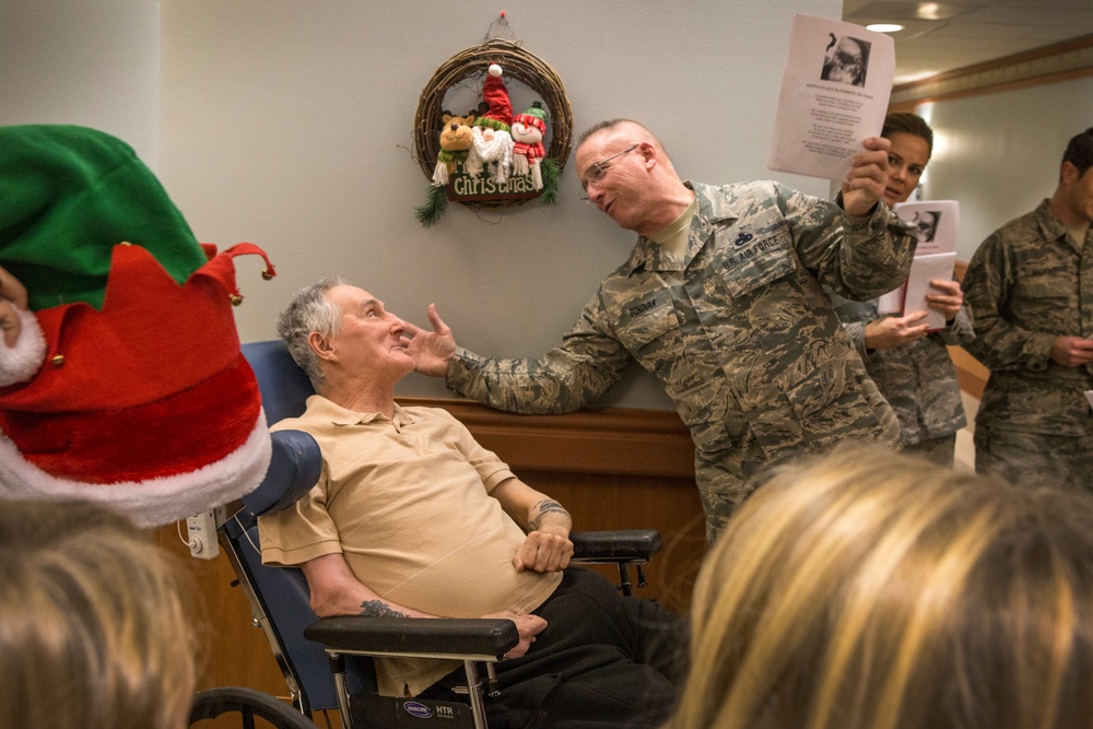Airmen and fourth graders bring holidays to veterans