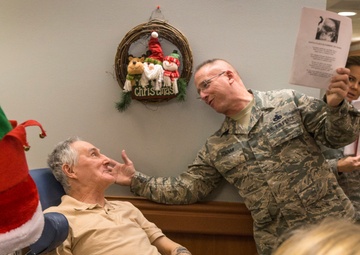 Airmen and fourth graders bring holidays to veterans