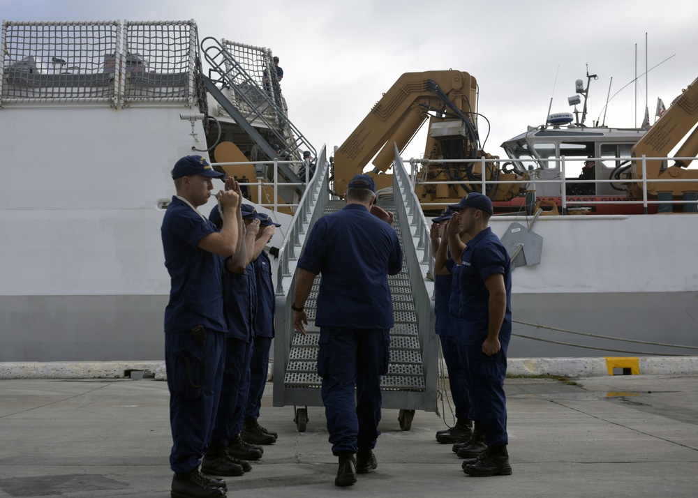 Coast Guard Cutter Hamilton crew welcomes Vice Adm. Karl L. Schultz aboard