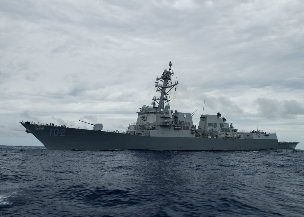 USS Sampson Transits Ocean