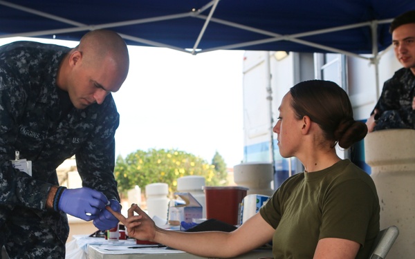 Season of giving: Service members donate blood