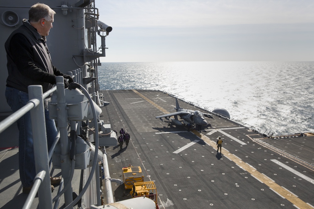 Senator Thom Tillis visits USS Bataan