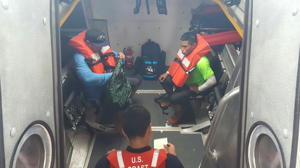 Coast Guard rescues kayakers off Maui