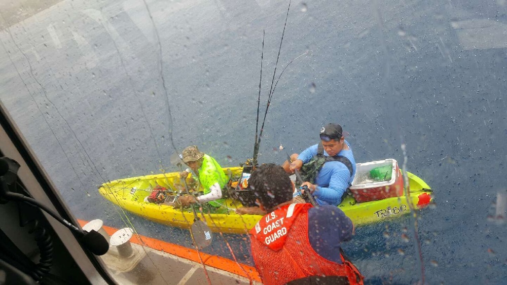 Coast Guard rescues kayakers off Maui