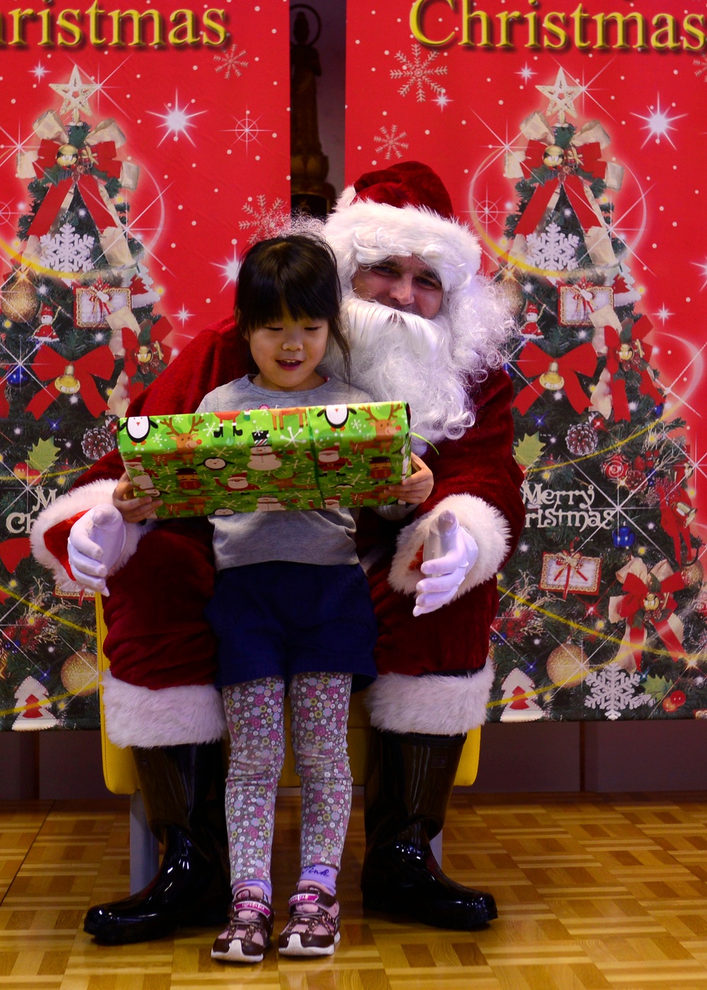 Misawa Sailors Bring the Holidays to Japanese Orphanage