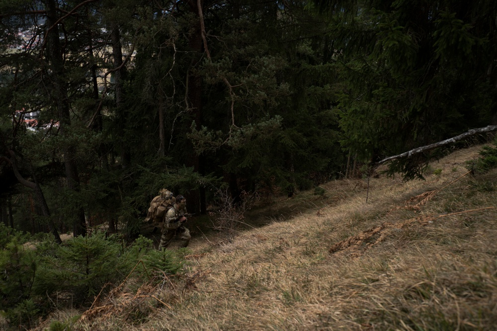 DVIDS - Images - Mountain Recon Training [Image 4 Of 13]