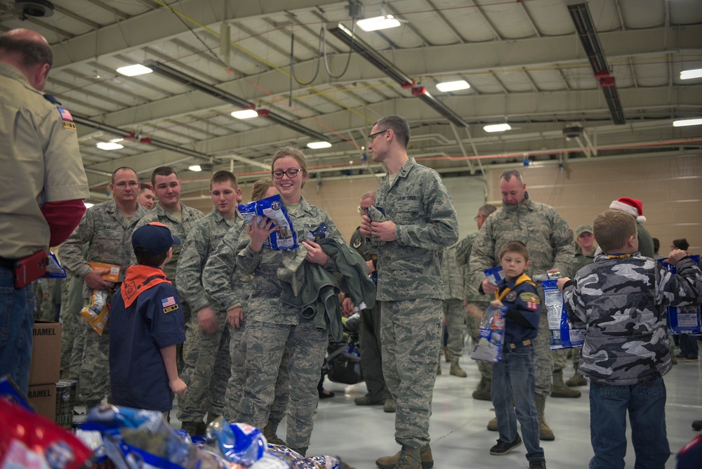 Peoria Air Guard family celebrates holidays together
