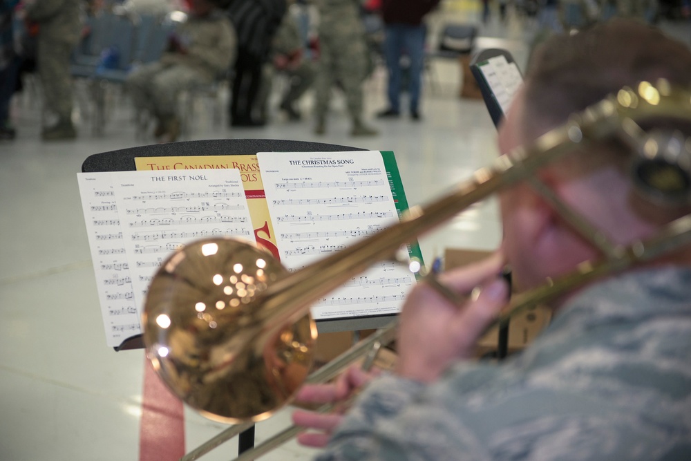 Peoria Air Guard family celebrates holidays together