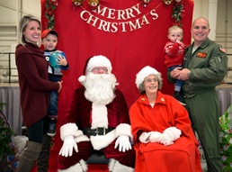 Peoria Air Guard family celebrates holidays together