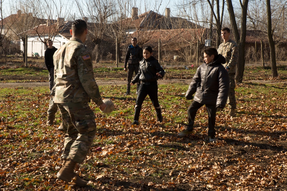 U.S. Marines enjoy time with Bulgarian school children