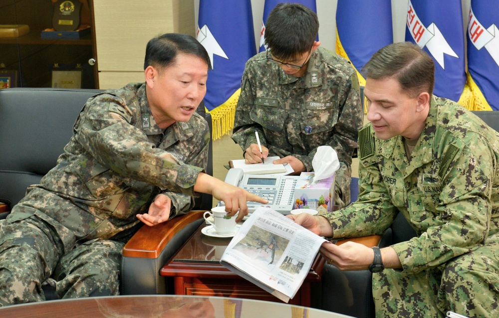 CNFK visits ROK Navy in Chinhae