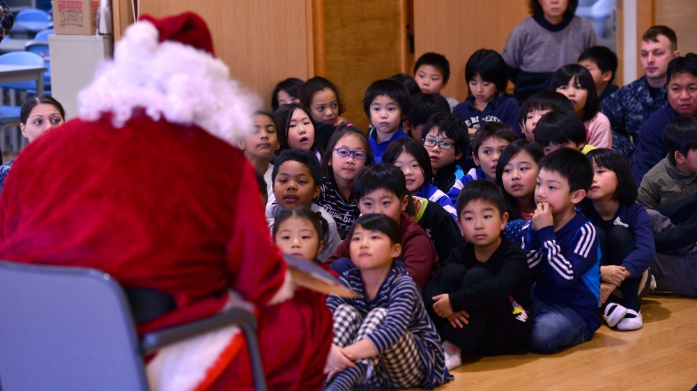 Misawa Sailors Visit Japanese After School Program for the Holidays