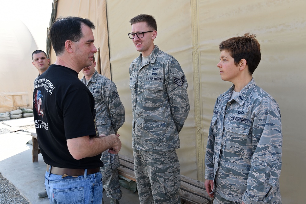 Governors visit deployed Air National Guard members