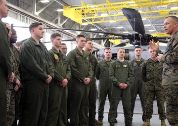 2nd MAW Commanding General commemorates HMHT-302 safety win