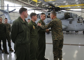 2nd MAW Commanding General commemorates HMHT-302 safety win