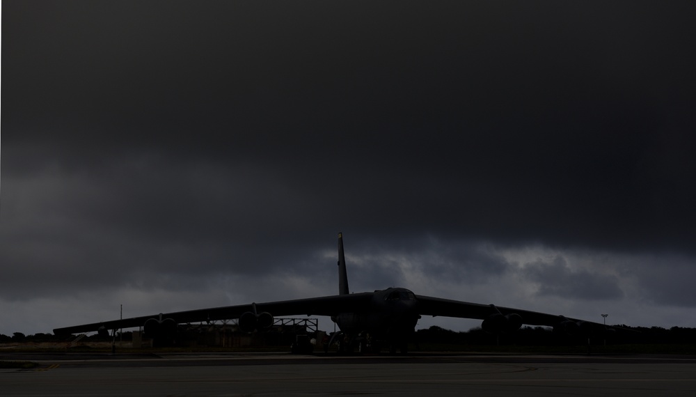B-52s leave Guam after short-term deployment