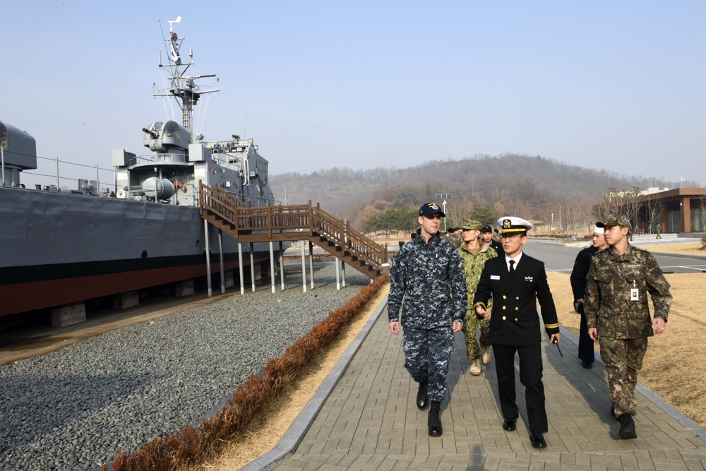 ROK, US Naval Alliance Takes Next Step with ‘Combined Edge’ Junior Officer Exchange Program