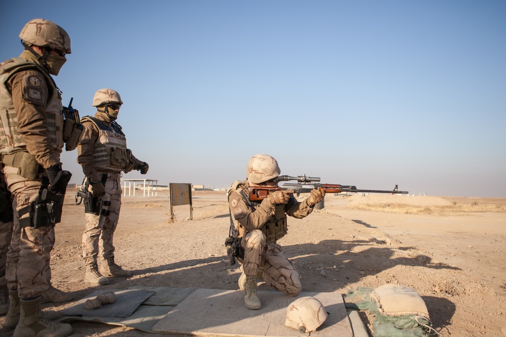 Portuguese soldiers weapons training