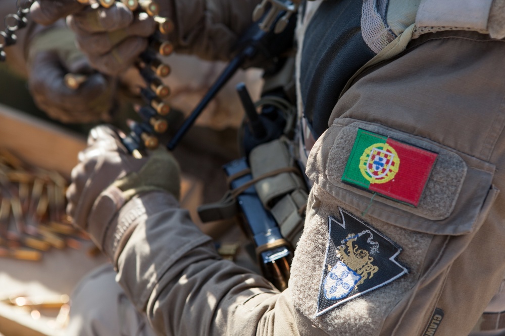 Portuguese soldiers weapons training