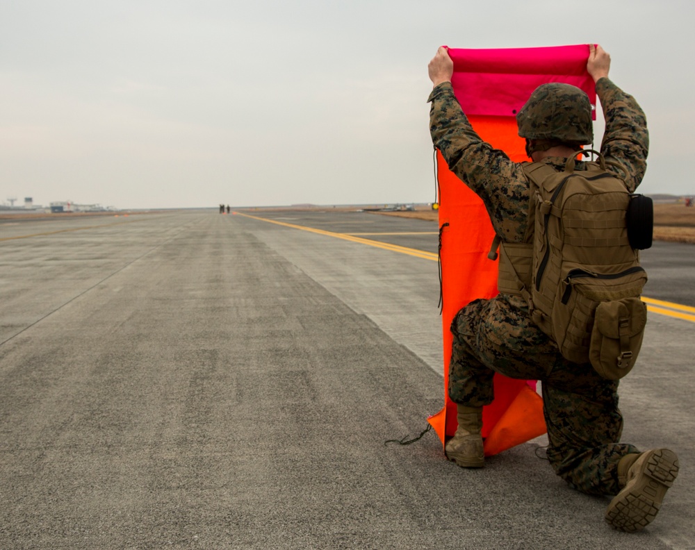 Dvids Images Macs 4 Marines Train To Employ Expeditionary Runways