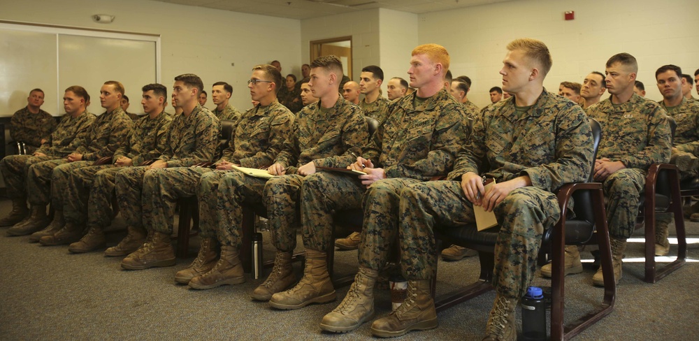 Lt. Gen. Wissler visits II MEF