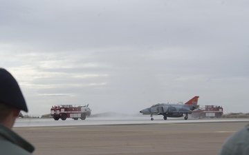 Final Flight farewells Phantom